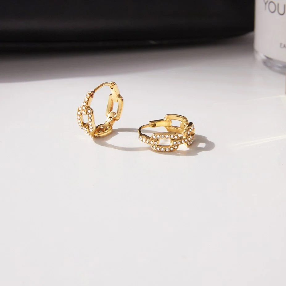 Brilliant diamond hoop earring for women.