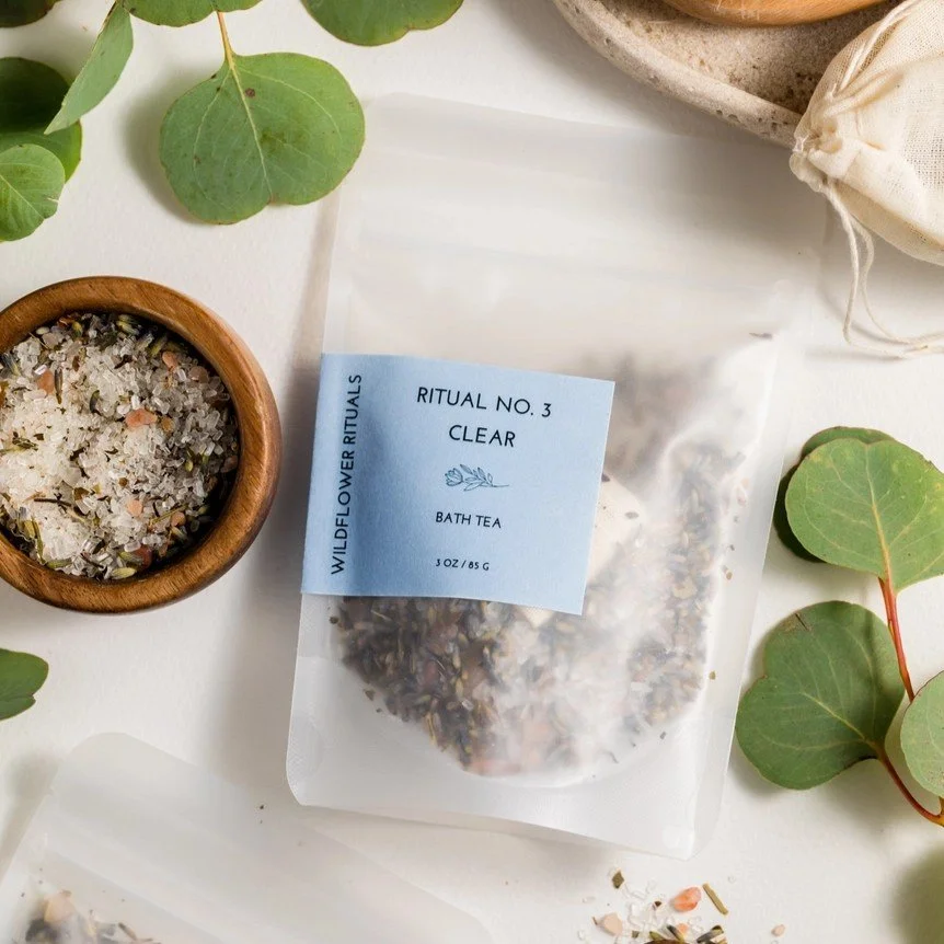 An all natural eucalyptus peppermint scented bath soak for all skin types.