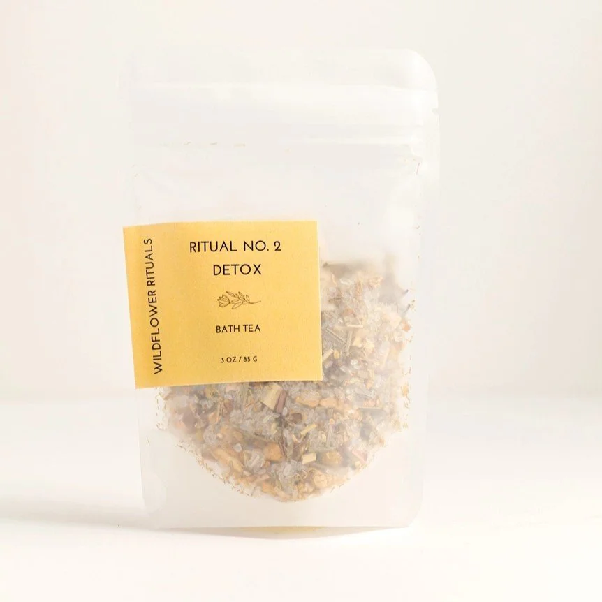 A natural detox bath soak that has healing lemongrass, ginger, Epson salt, and pink Himalayan salt.