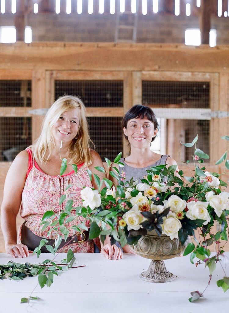Holly Chapple and Ariel Dearie at the first Hope Flower Farm workshop in August of 2015. Photo by Jodi Miller Photography.
