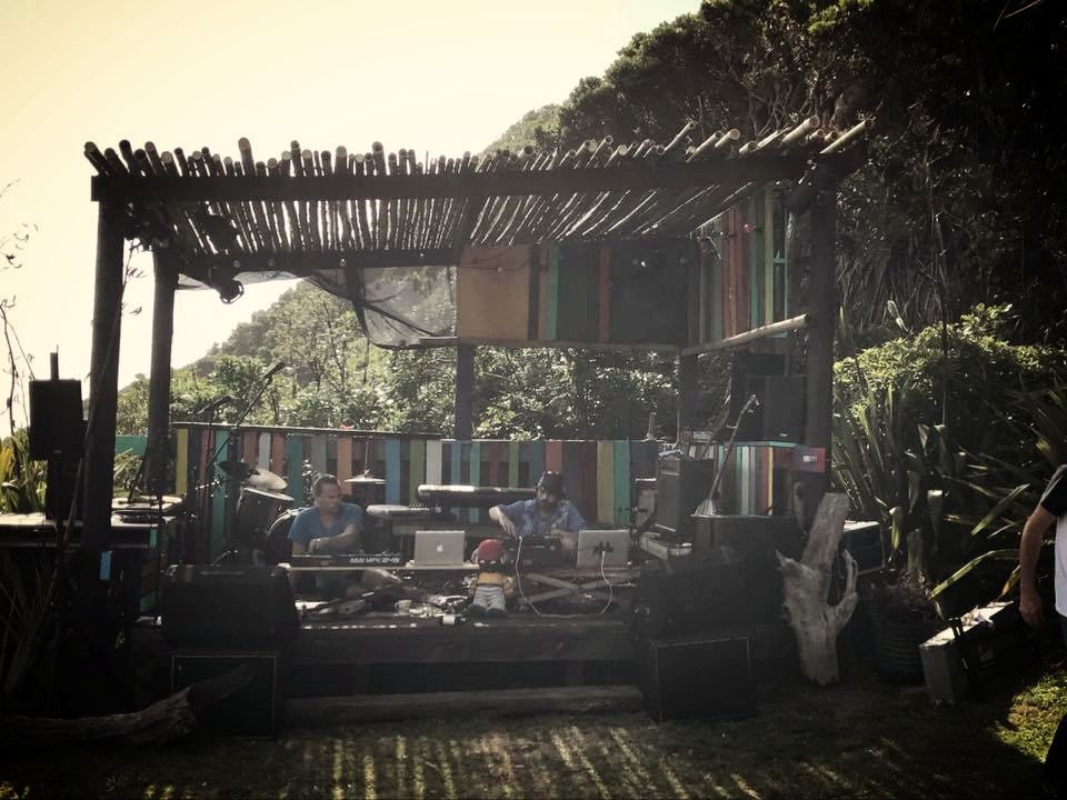Wild Bill Performs at the Anawhata Music Festival 2017.