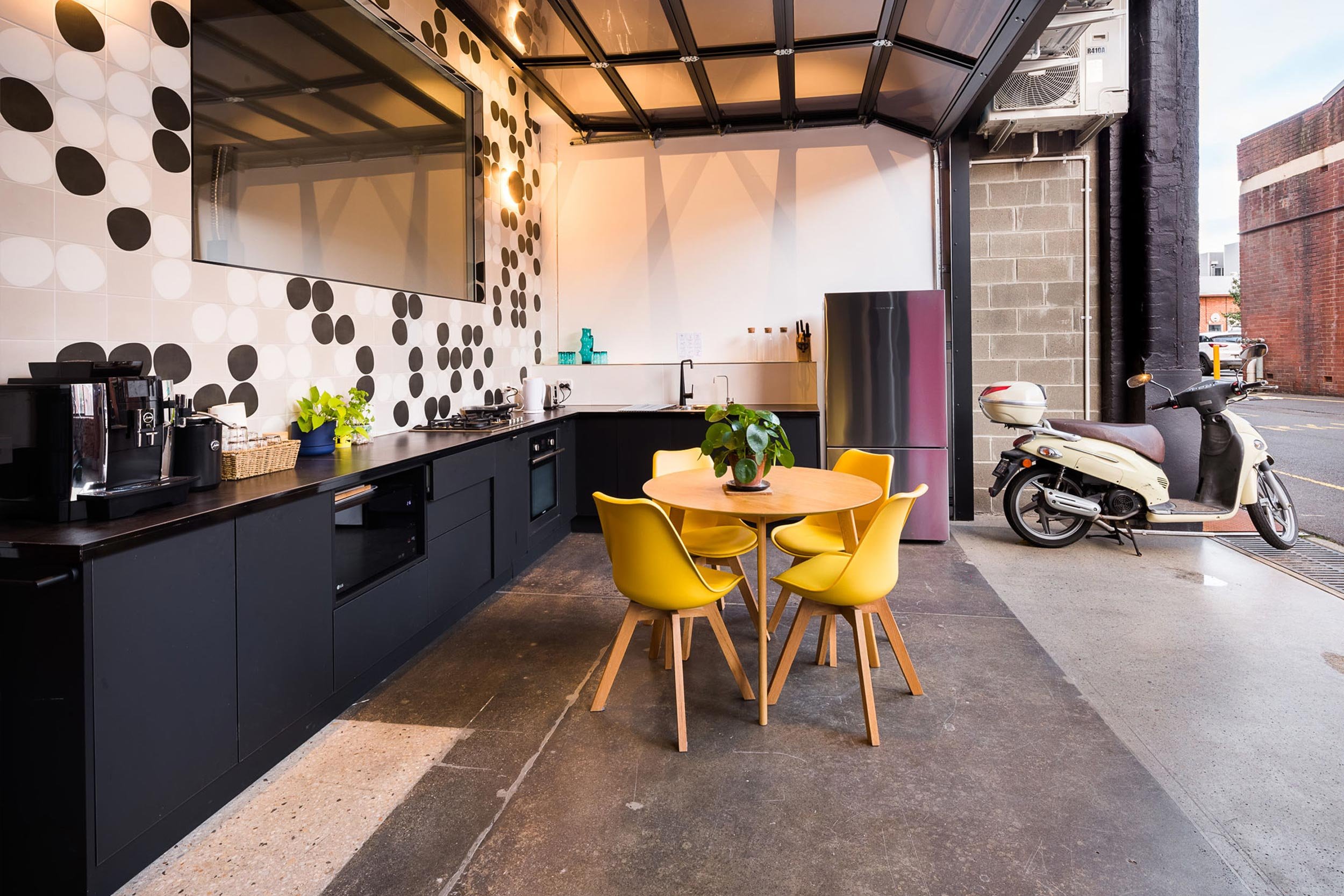 2-GF-photography-studio-kitchen-outside.jpg