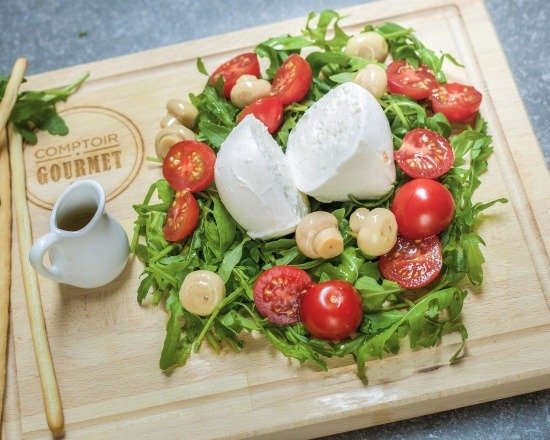 Mozzarella avec tomates cerises et champignons