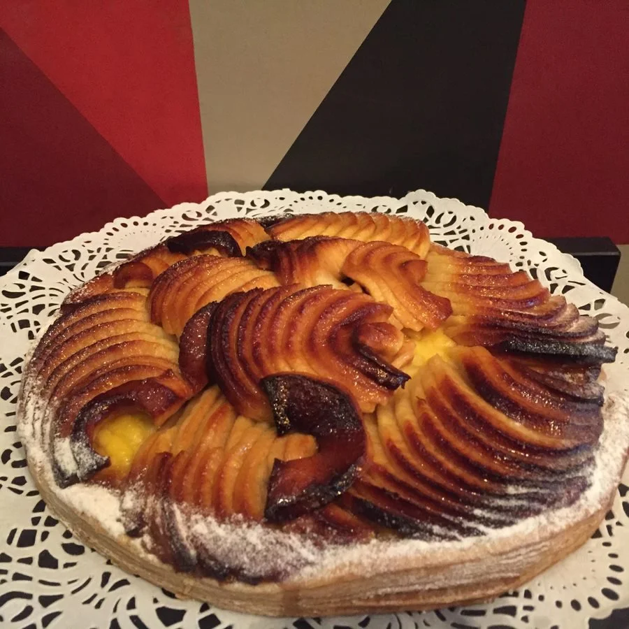 Tarte fine aux pommes pré-coupée en 8 parts