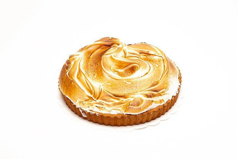 Tarte au citron avec meringue crémeuse pré-coupée en 10 parts