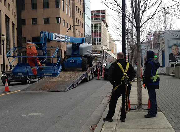 IMG_7498-b_install-road-closure-web.jpg