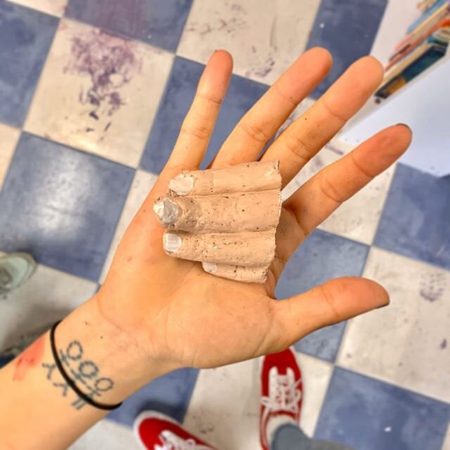 Here are some of the fingers made by the kids from @casadelamadreyelnino. A big thanks to them for this opportunity and to @mincultura for their support. We had the best time working together ❤️❤️❤️
ph. @sorgi__