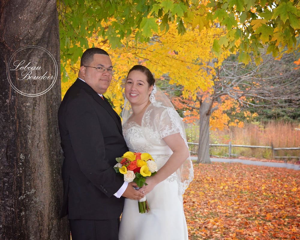 fall wedding under the colorful tree