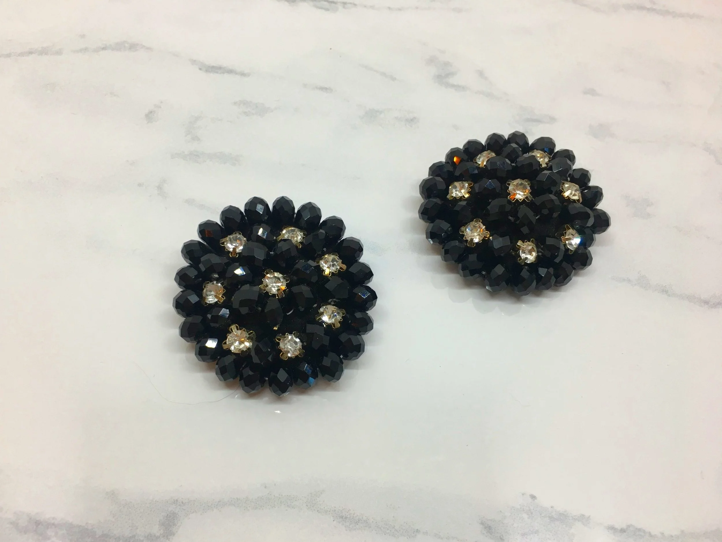 bijou à soulier- rond perlé noir