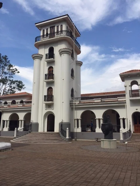This very palatial building is actually the former airport in San Jose, which was located right in La Sabana Park, until it outgrew the place. This was the control tower for the airport. The city has restored the building into the Museum of Contempo…