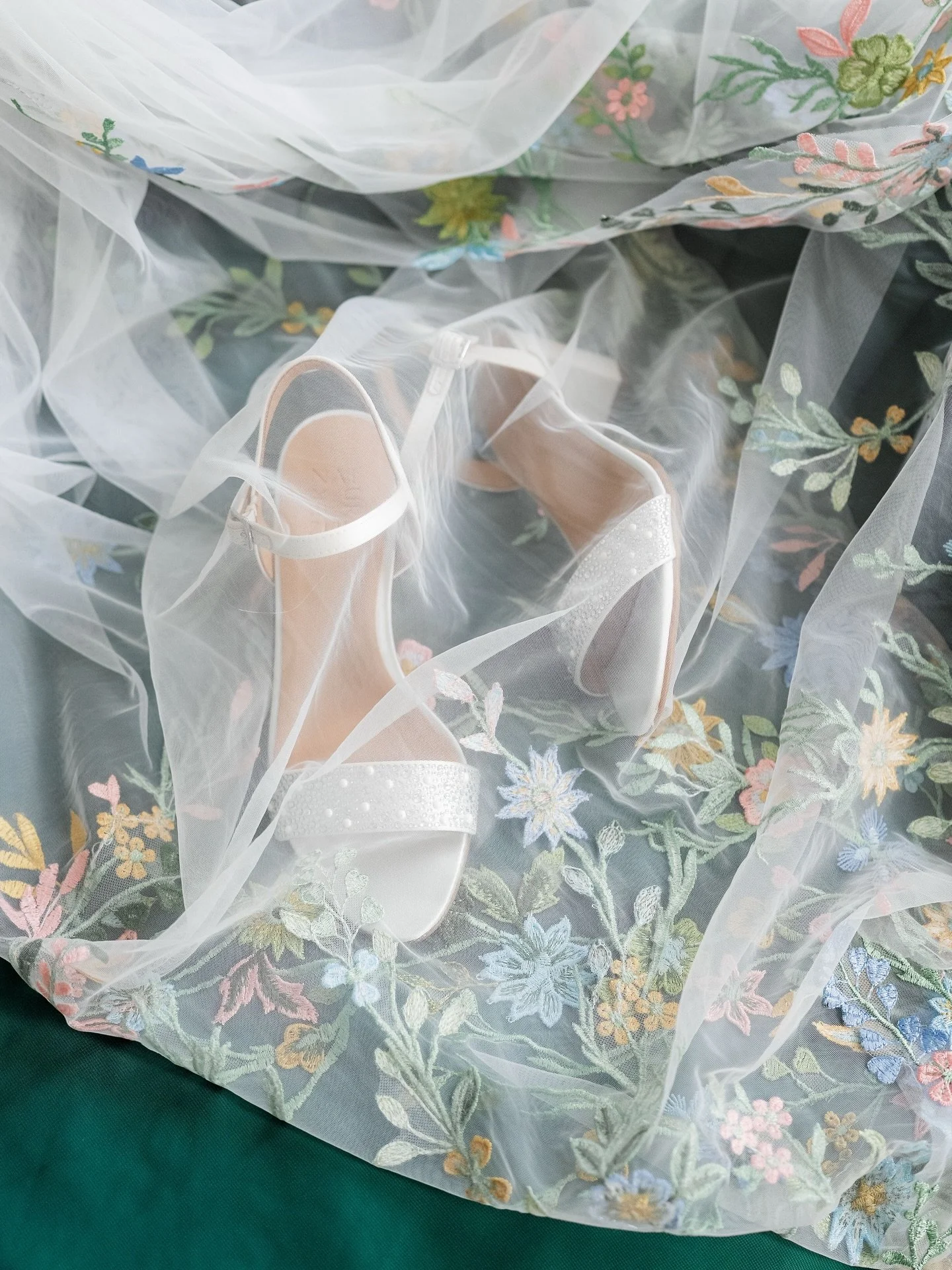 Laura &amp; Danny 🤍Army Navy, DC 
.
.
.
.
.
#dcwedding #dcphotographer #washingtondc #sonyphotographer #sonyportraits #weddingphotographer #citywedding #virginiaweddingphotographer #sonya1