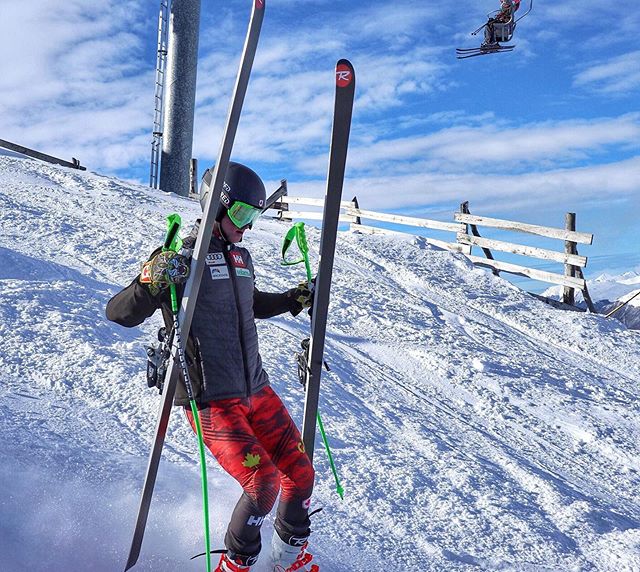 This pic is just to show @bor_mat that I take really good care of the skis even when he is not watching😁
#Pickthemupwhentheremightberocks
✈️ heading back to Europe now for some more work on the glaciers🇨🇭