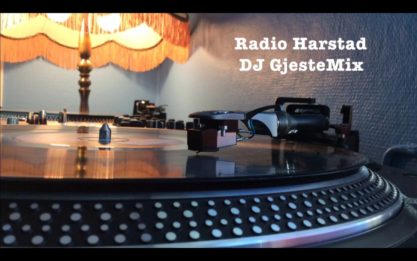 Er du DJ og har lyst å lage en mix til oss kan du ta kontakt på musikk@radioharstad.no