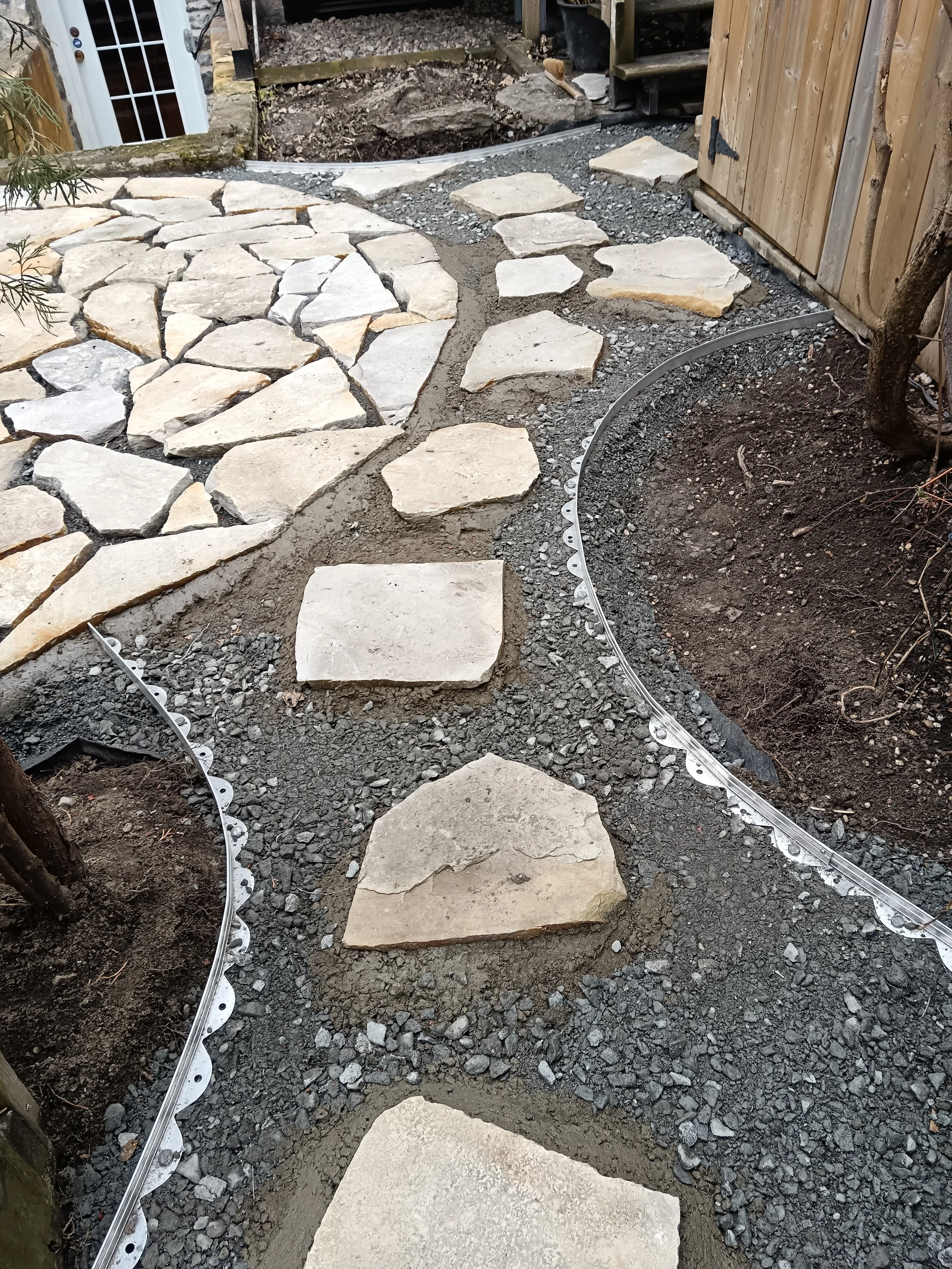 Aménagement en pierres naturelles 