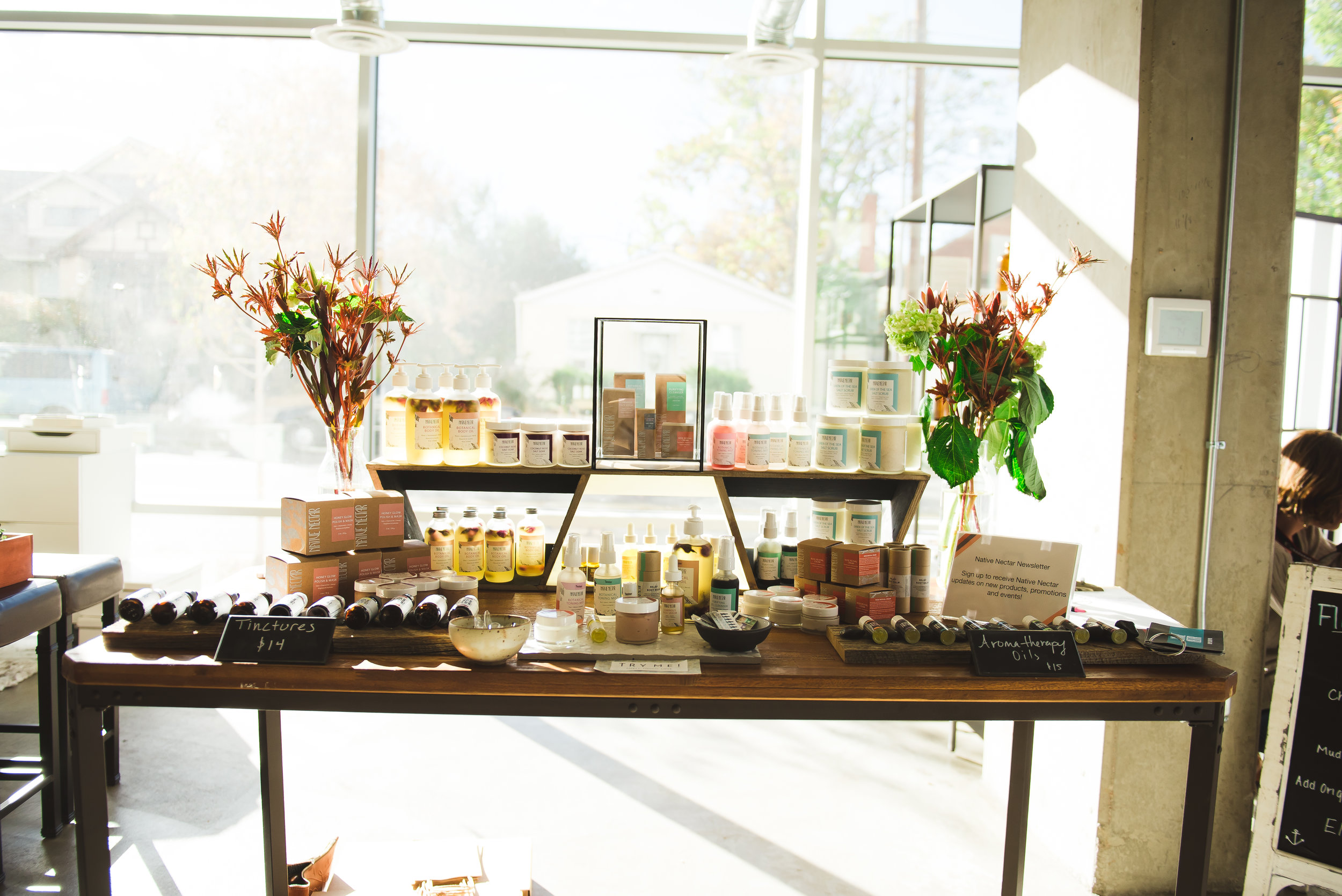 Native Nectar set up a pop-up shop for our guests to enjoy. They also sent home each mama with their eye serum which I have been using daily ever since!