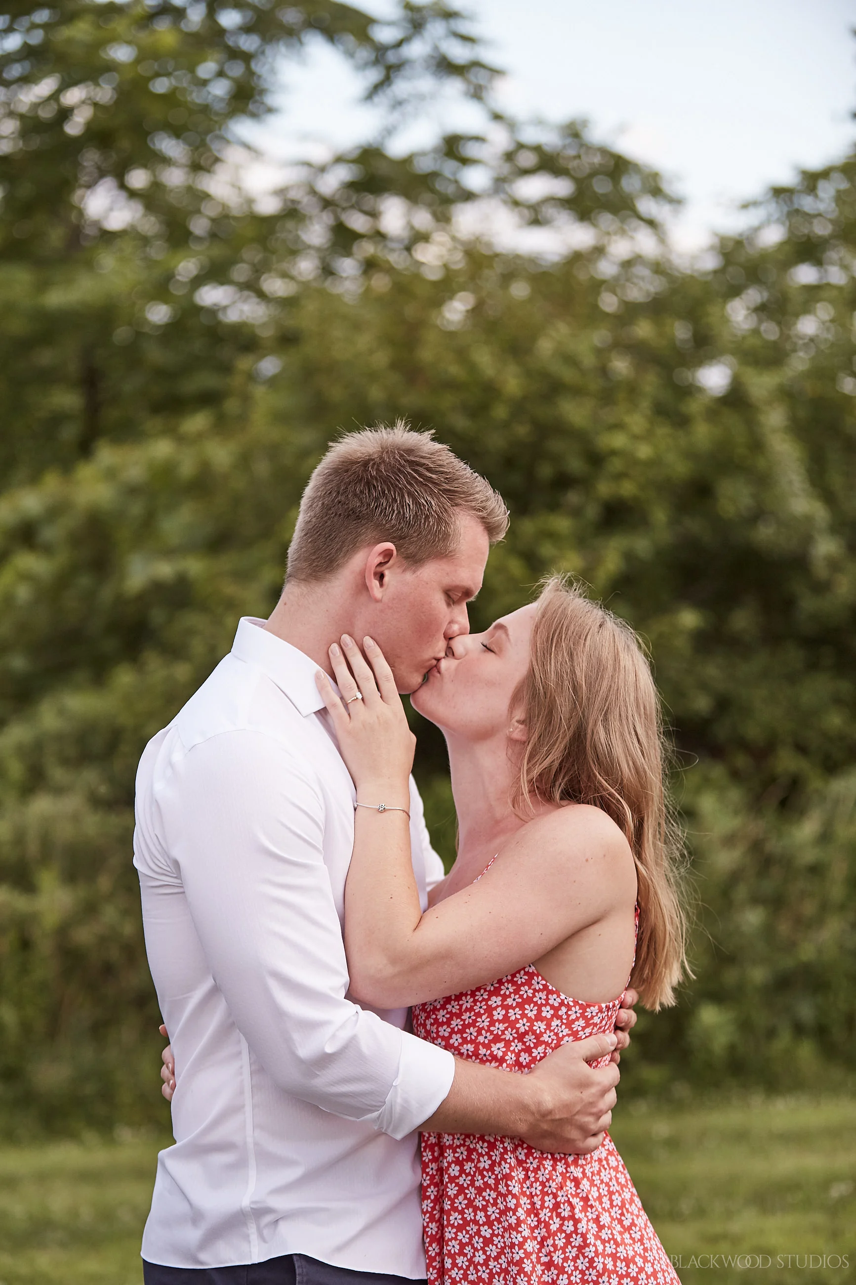 Engagement photography session at Beamer Memorial Conservation Area, Grimsby, Ontario. Photo by Blackwood Studios (blackwoodstudios.co)