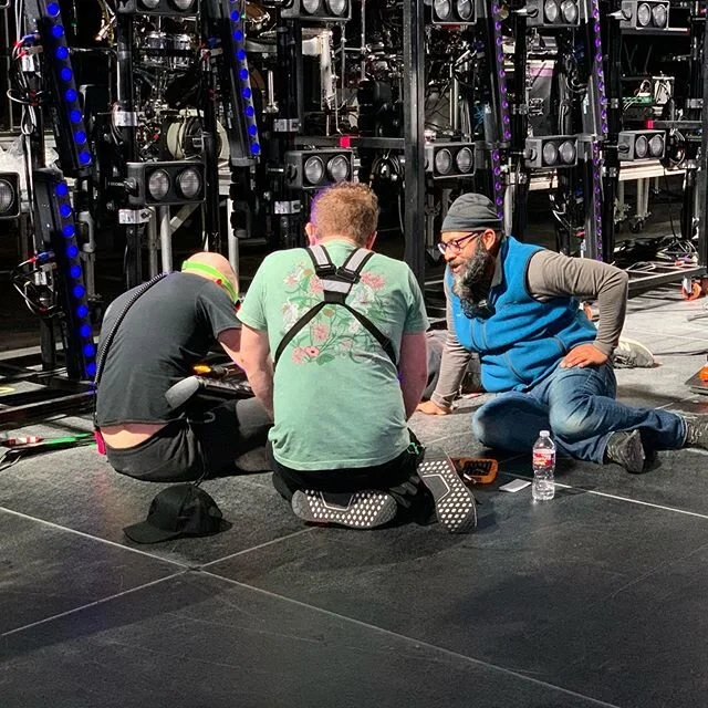 This week&rsquo;s episode of &ldquo;how many guys does it take to fix one fixture&rdquo; is brought to you by albuquerque. #hitsdeeptour #arklive #ihavethebestcrew