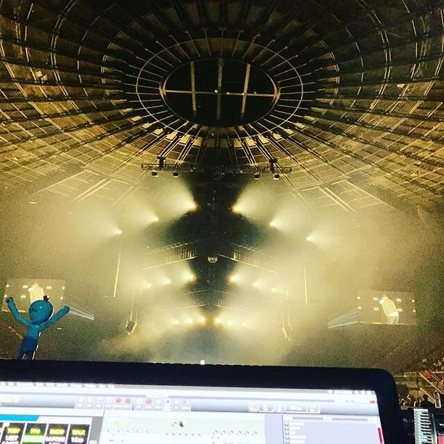 Another one down. #hitsdeeptour