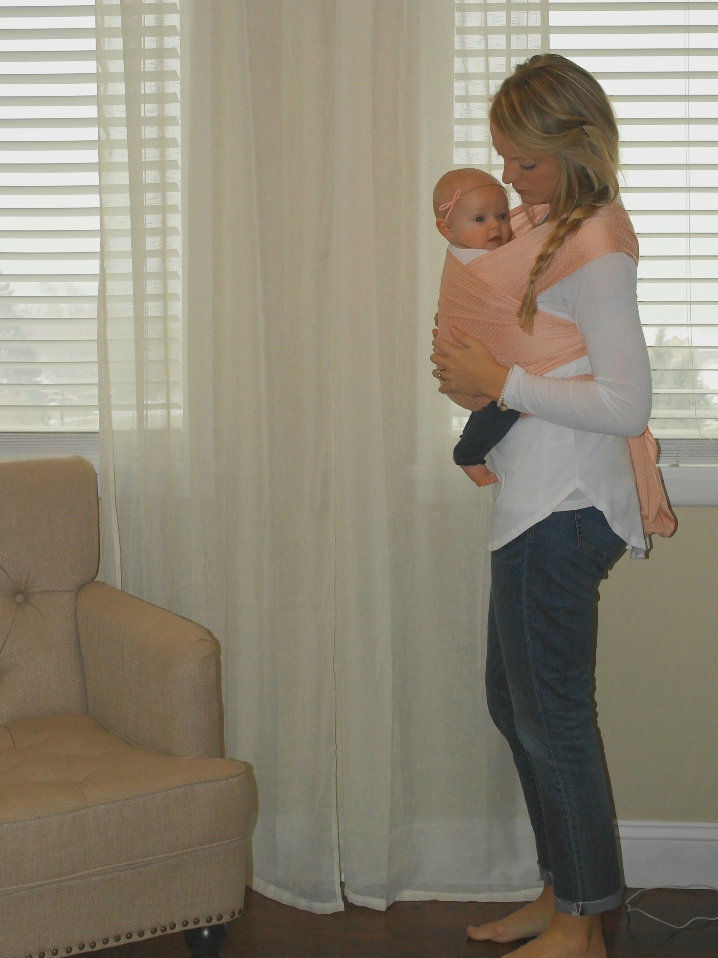 Baby carrying | baby wrap | mom life | wife. Mother. Lifestyle blogger