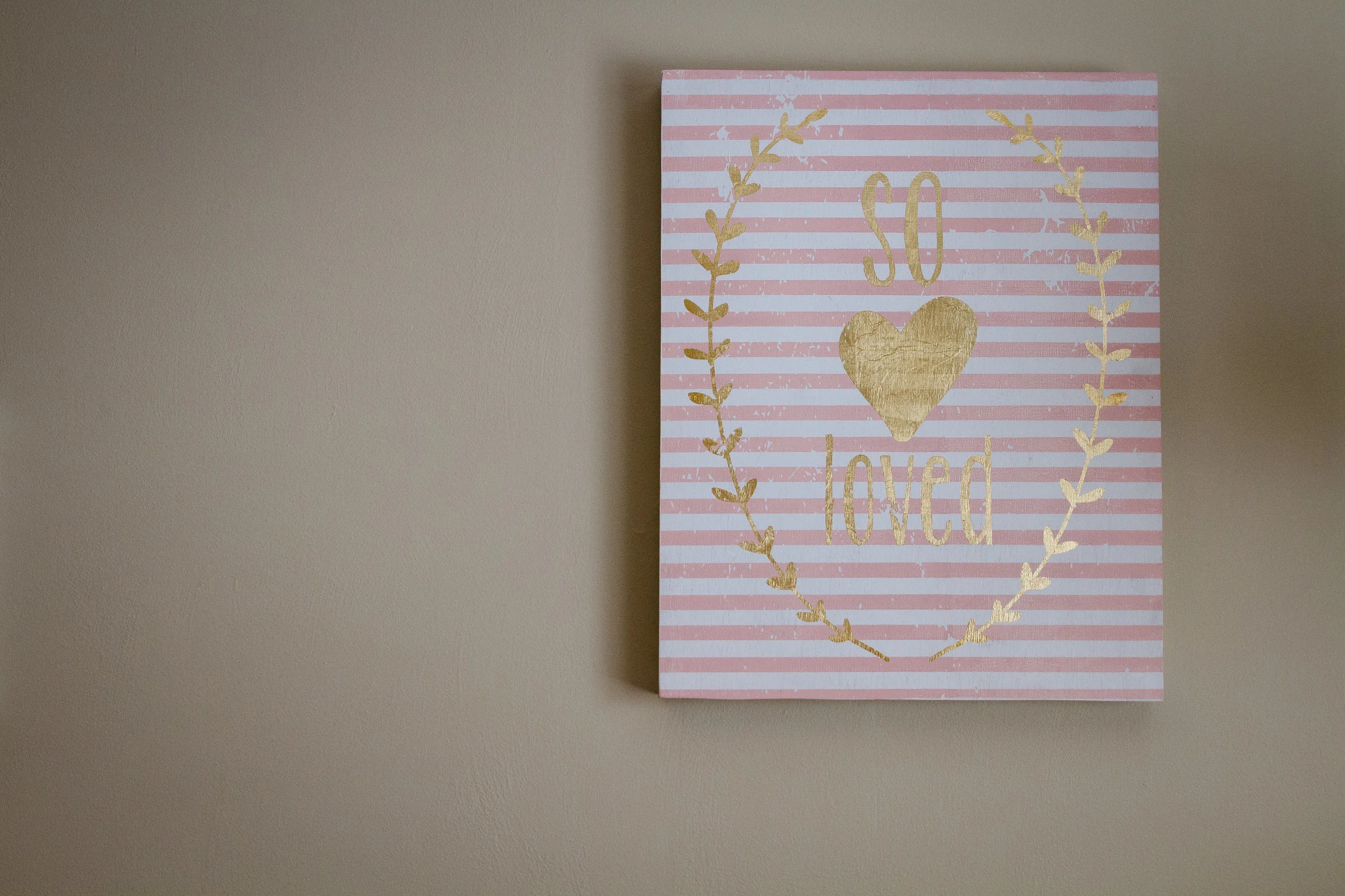 Home Décor | A Pink & Gold Nursery | Meagan Kludt | The Winemakers Wife | Wife. Mother. Lifestyle Blogger.