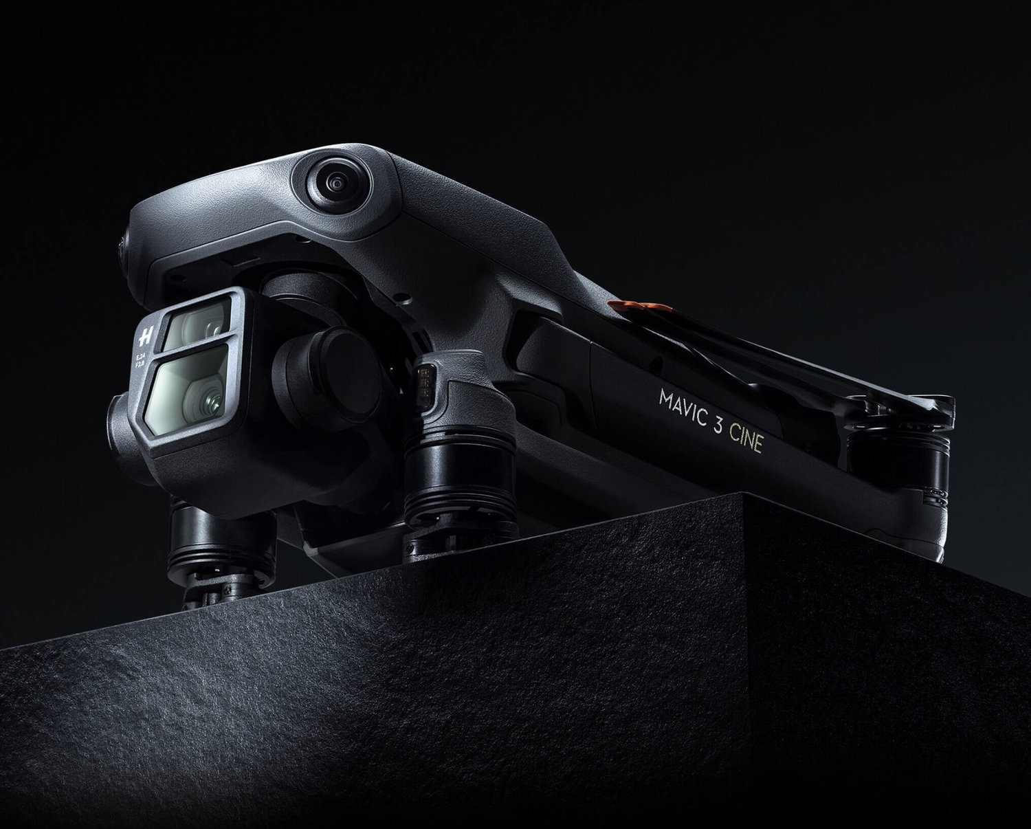 DJI Announces the new Mavic 3 Drone with Dual-Camera Gimbal