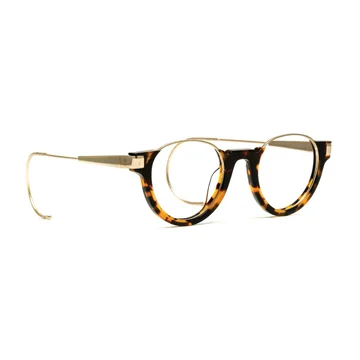 Clark-Roberts_tobacco_tortoise_optical_angle.jpg
