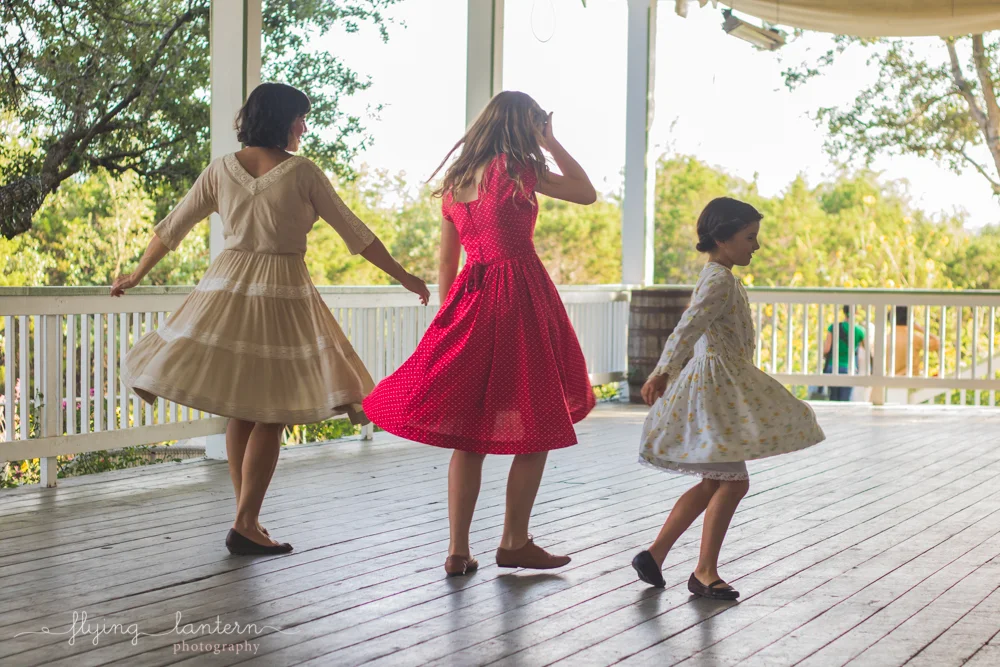 mother and girls dancing