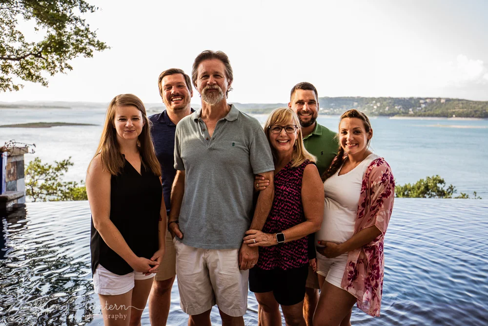 Extended family session on Lake Travis during family reunion. blended family. six person family. Photo by Erin Reas of Flying Lantern Photography