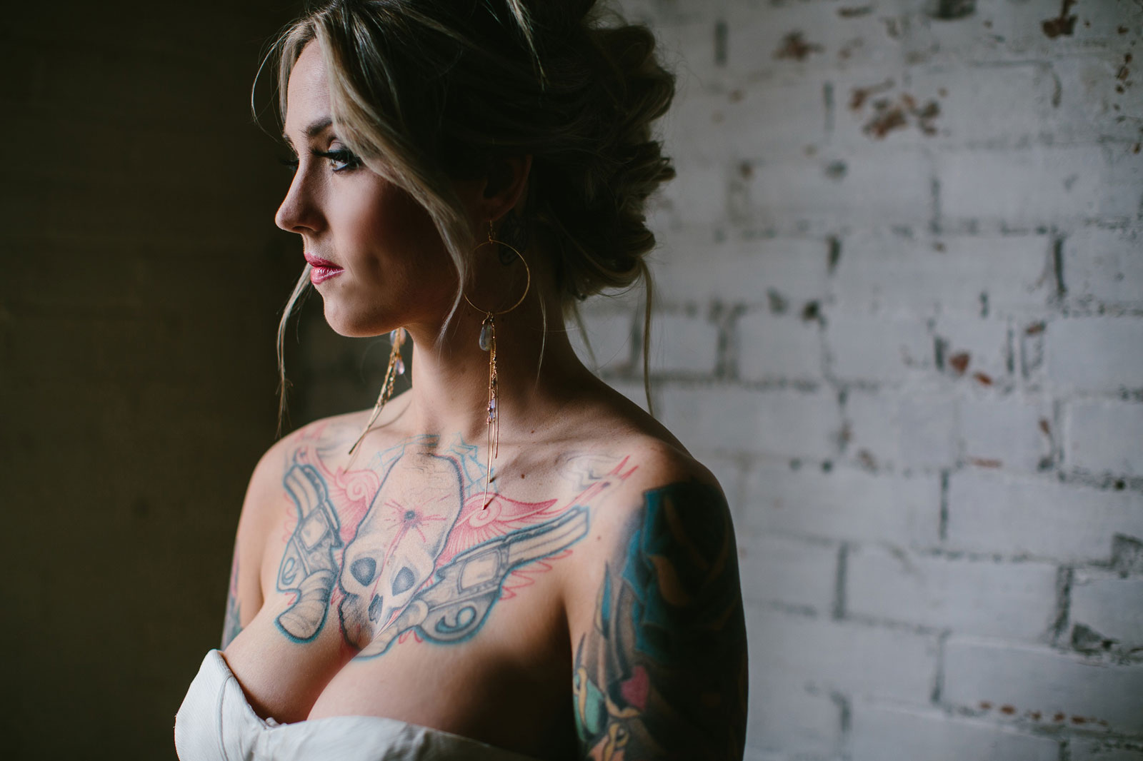 Photo Credit: Jill Coursen Photography Stylist: Rebecca Koziak, High Culture Location: El Cortez Floral Design: Fabloomosity Floral Atelier Bridal Boutique: Novelle Bridal Shop