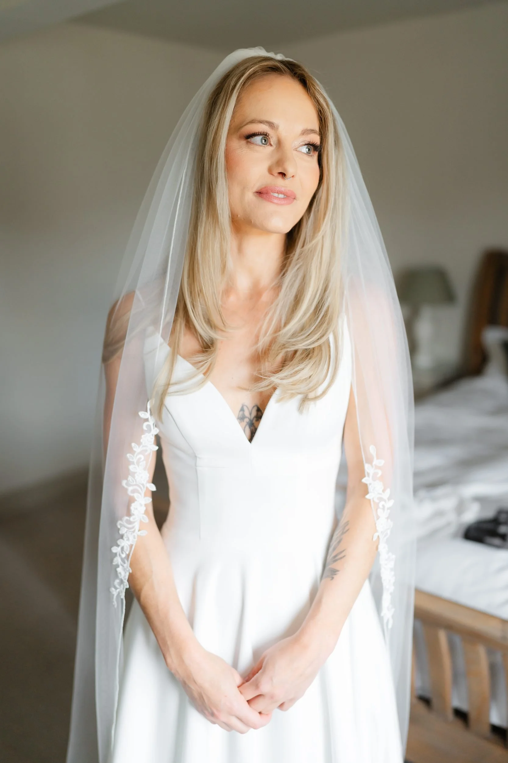 the-normans-bride-portrait-veil-satin-dress-bridal-suite-176.jpg