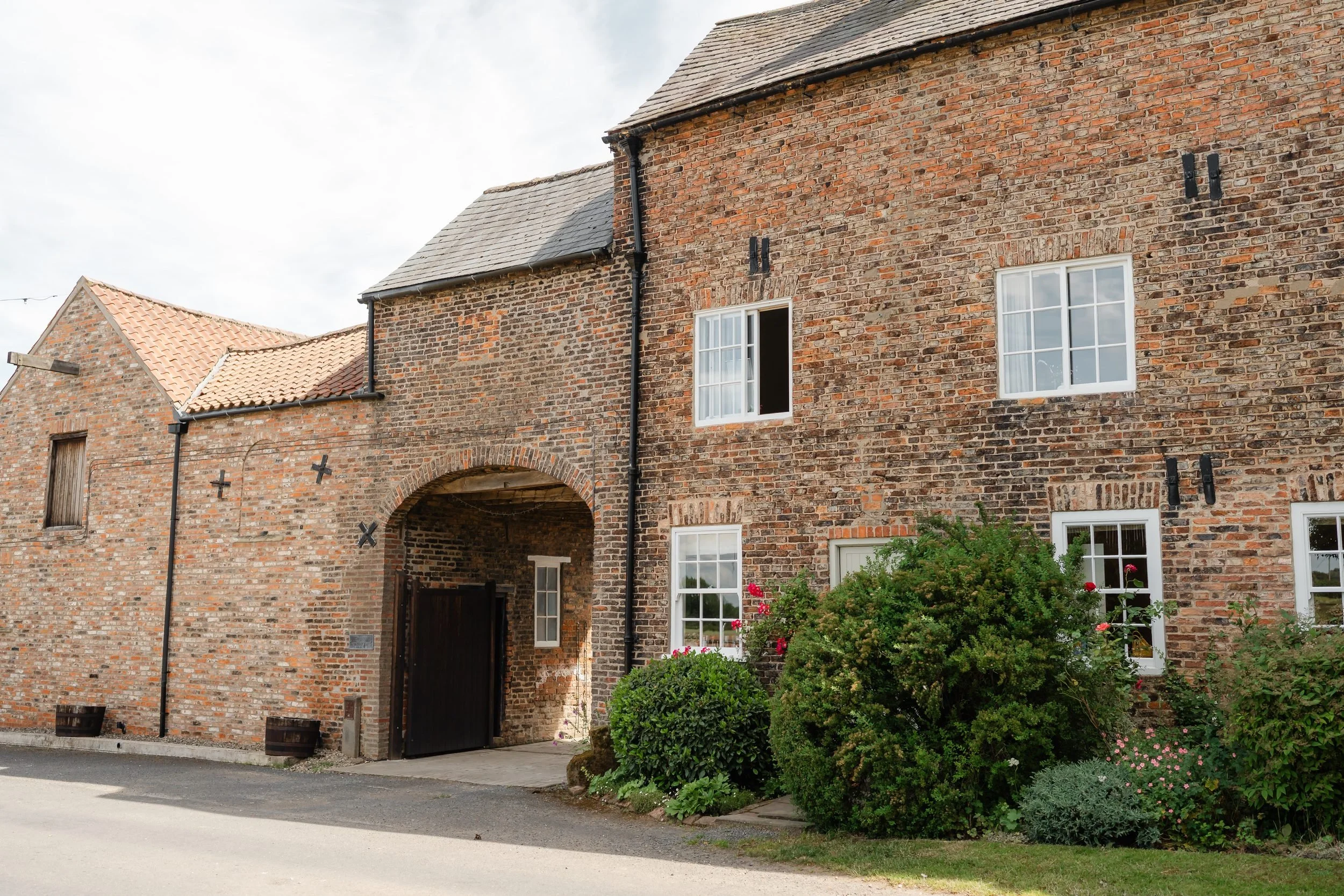 the-normans-farmhouse-archway-exterior-bilbrough-york-110.jpg