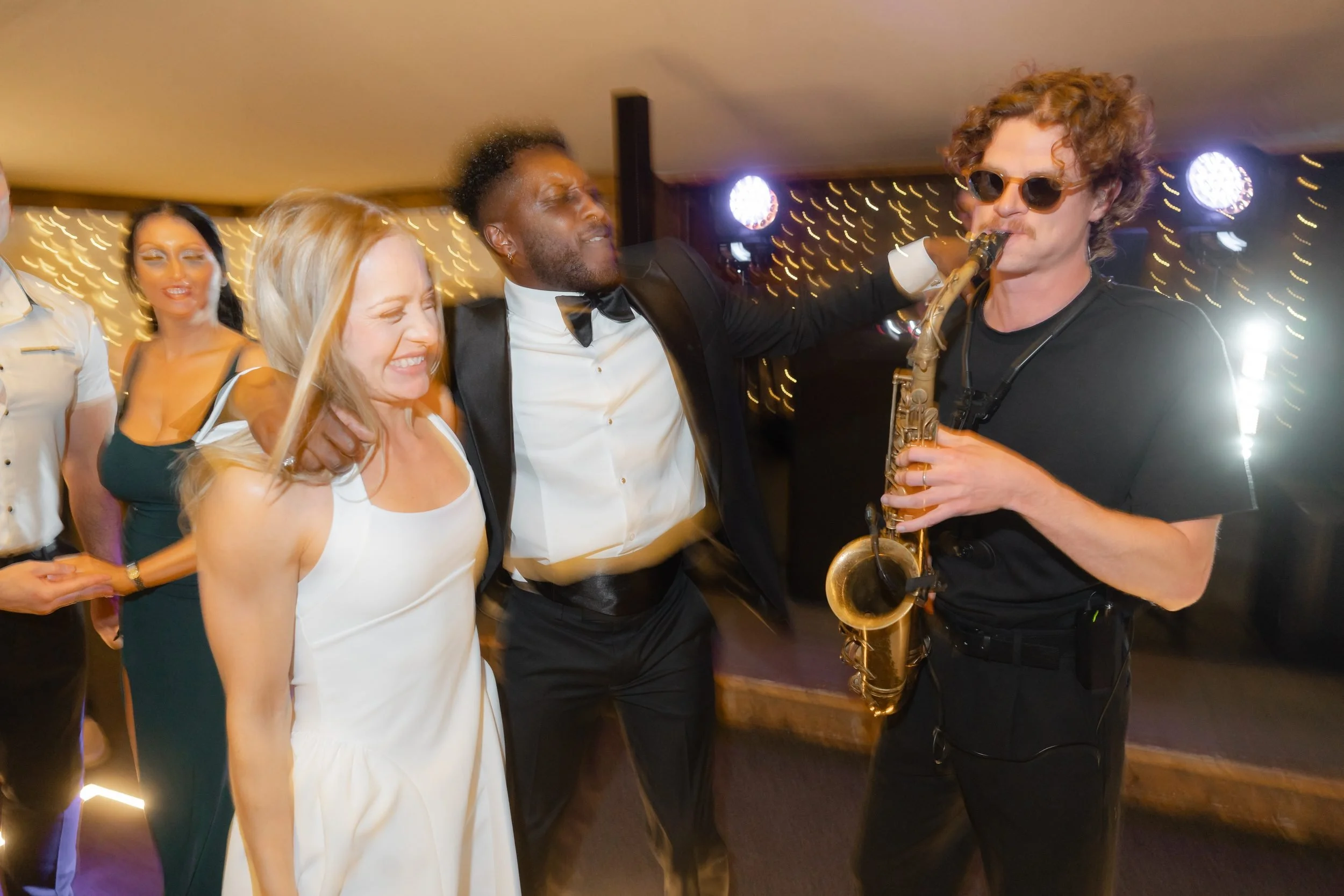 the-normans-saxophonist-dance-floor-bride-groom-party-1037.jpg