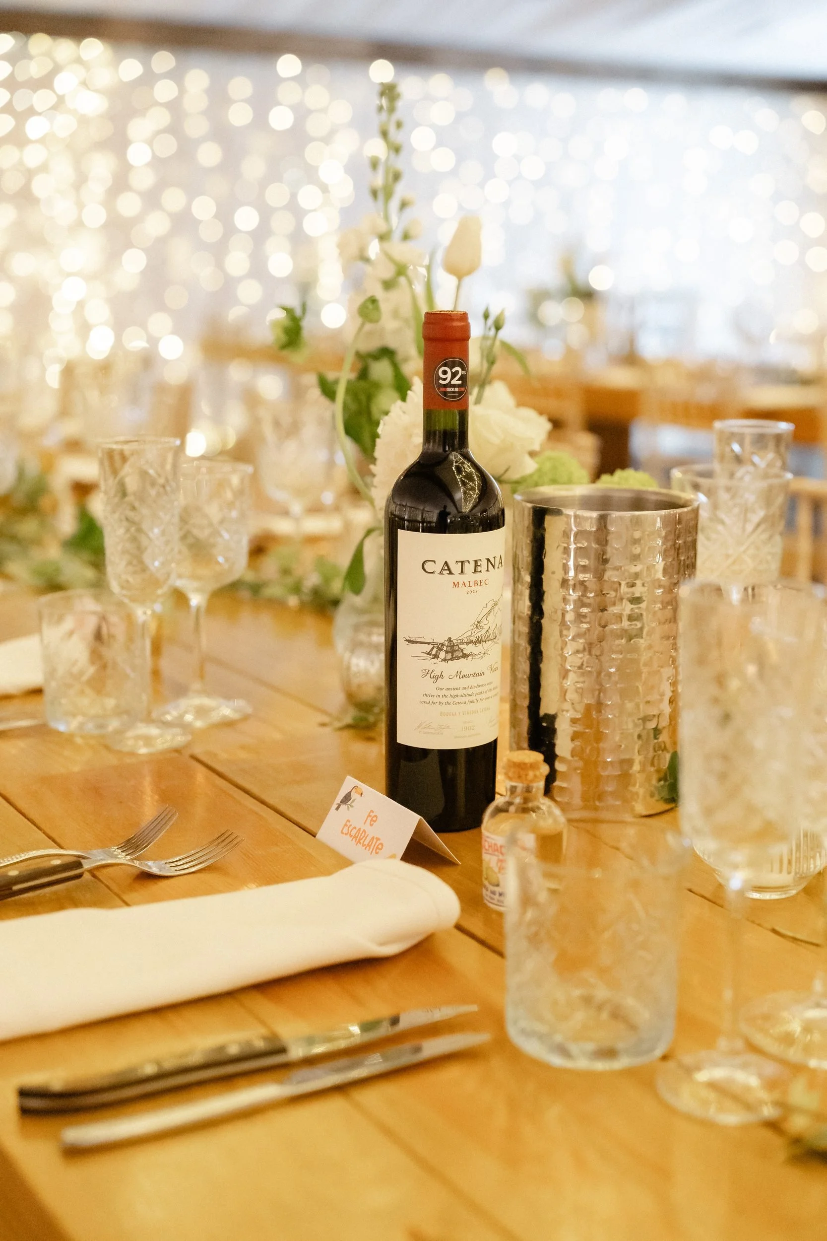 wedding-table-setting-red-wine-crystal-glasses-668.jpg