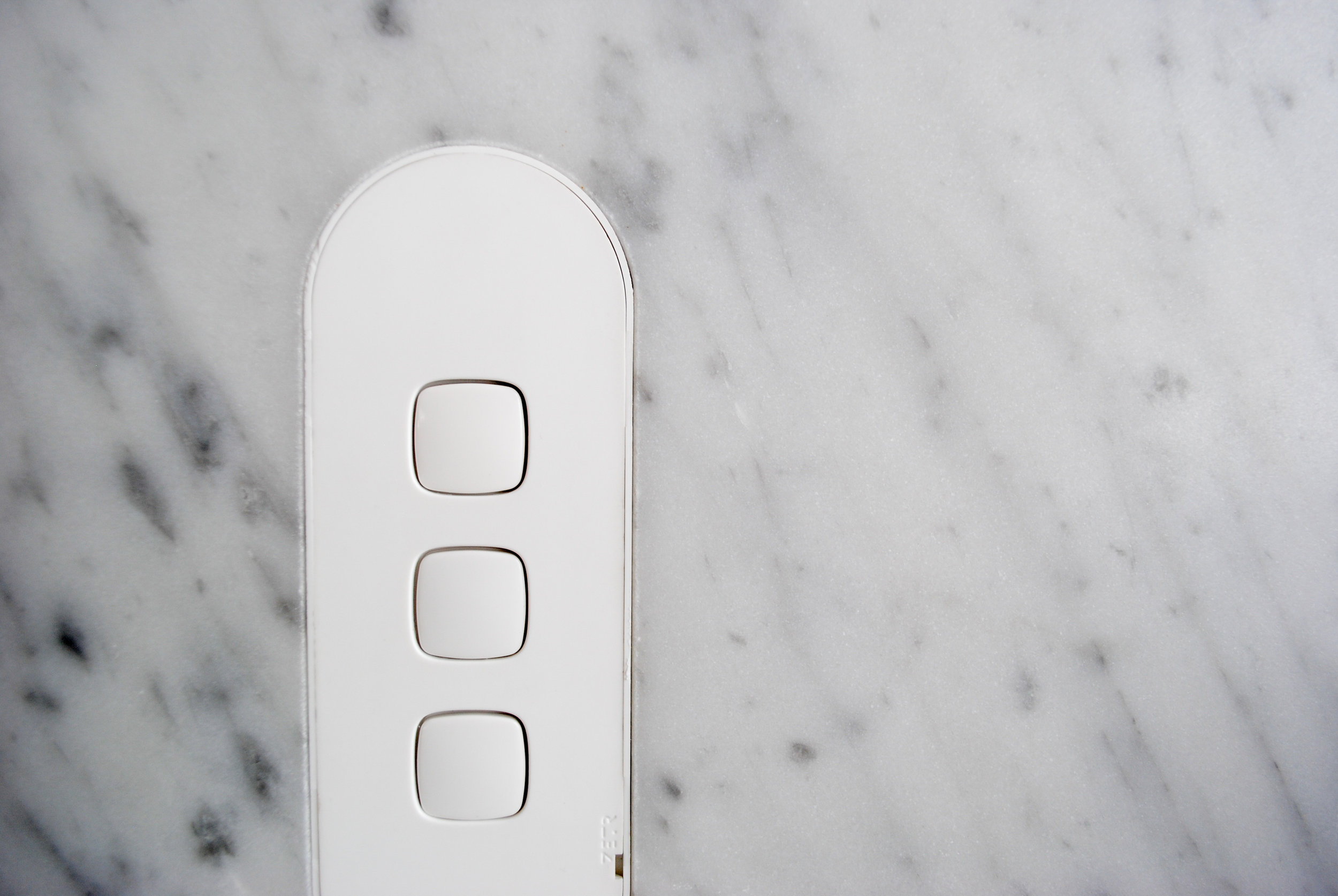 ZETR 13-3F-W | Three Gang Switch Grid x Surface Gallery Carrara Marble