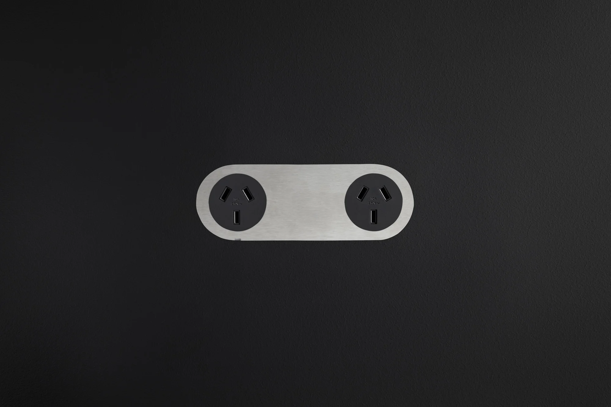 Double_Outlet_Stainless_Silver_Black_Outlet_Black_Board.jpg