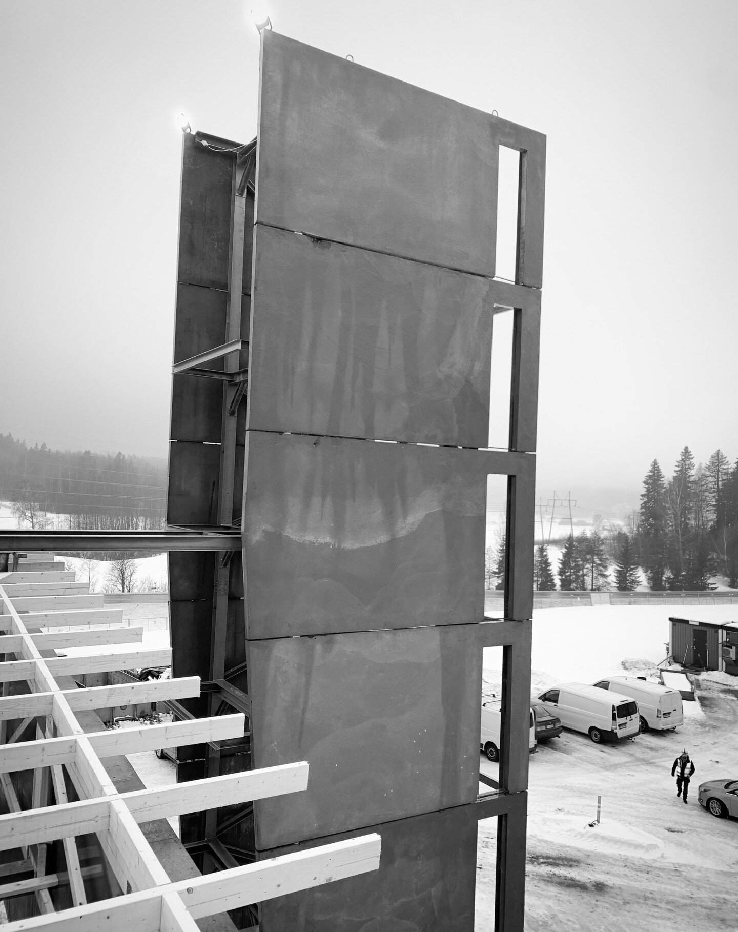 Menossa yl&ouml;s... // Going up...

Sipoon pelastusasema ja harjoitustorni #rakenteilla #arkkitehtuuri 
Sipoo fire-rescue station and practice tower #underconstruction #architecture