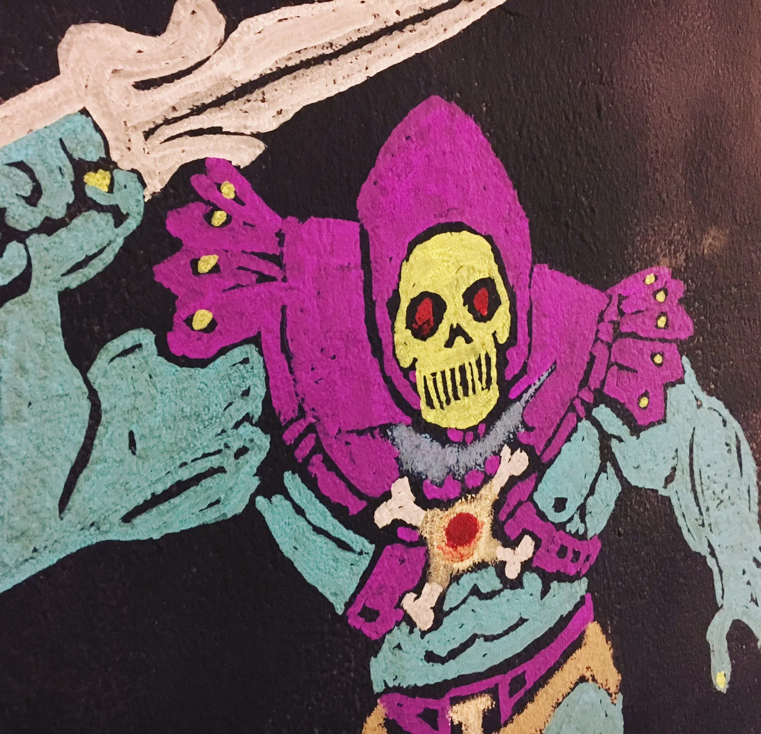 Notice the details are made from negative space - leaving the canvas clear of chalk