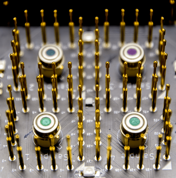 Inside sample holder - IR thermometers, environmental sensor and pin legs