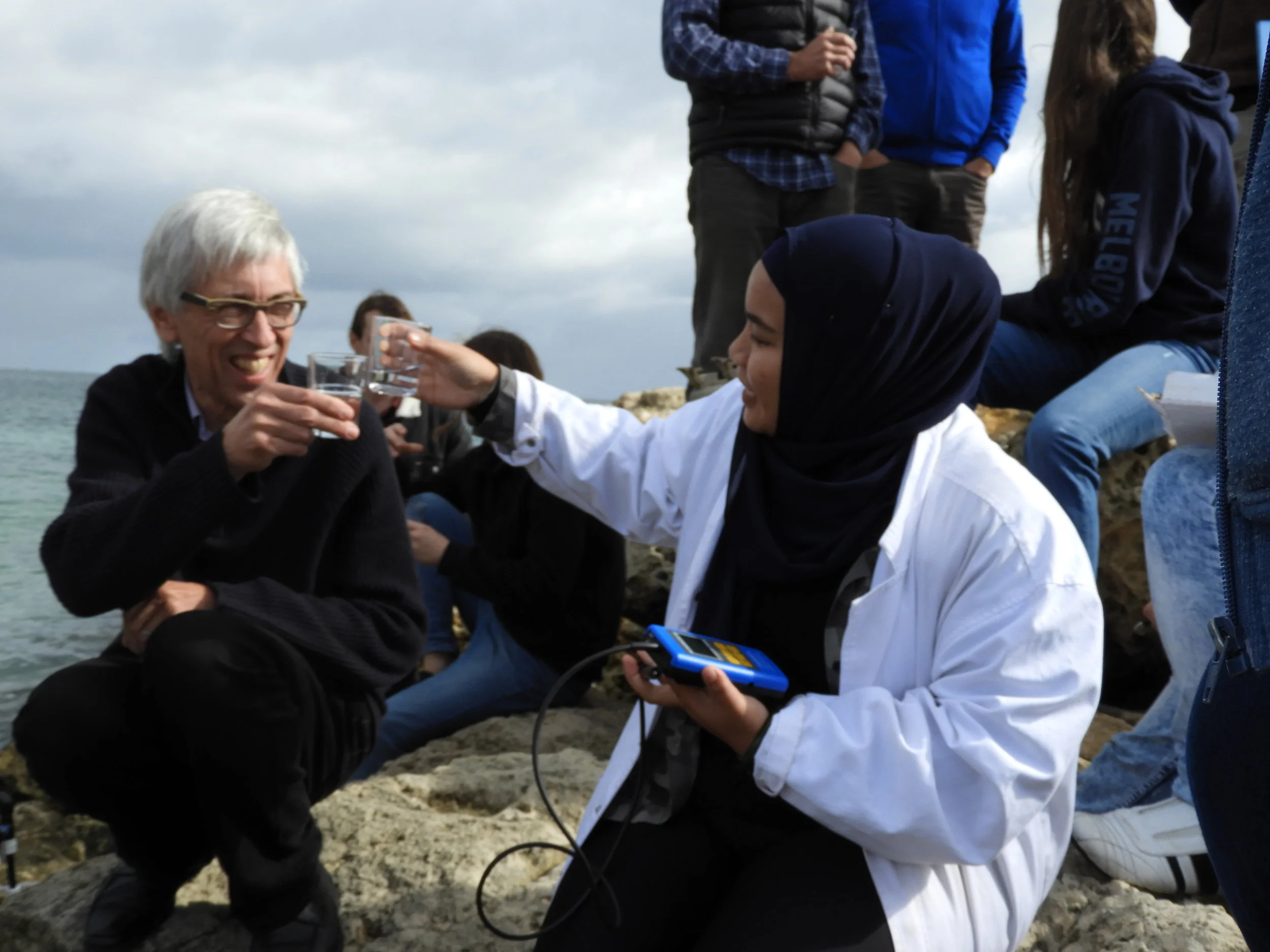 MURDOCH STUDENTS SHOWN PORTABLE DESALINATION PLANT