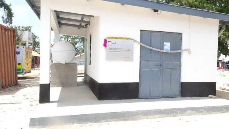 Somalia+hospital+installs+new+clean+water+plant.jpg