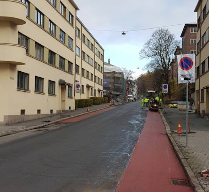 To splitter nye sykkelfelt i Louisesgate og null parkering.