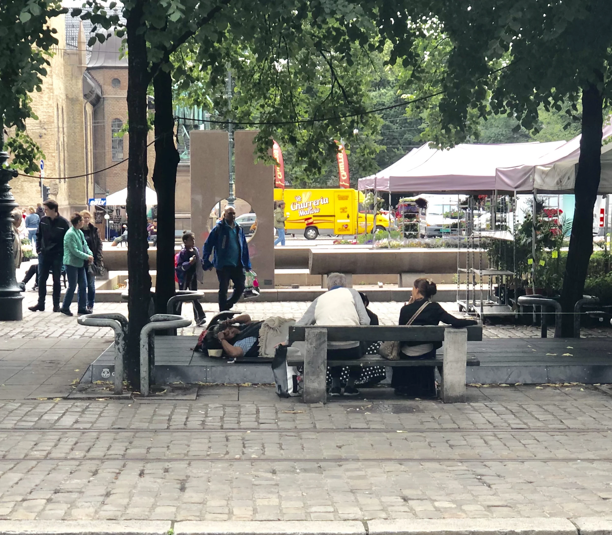 Leketøyet på Stortorget er allerede blitt en slager blant uteliggere, narkomane og tiggere.