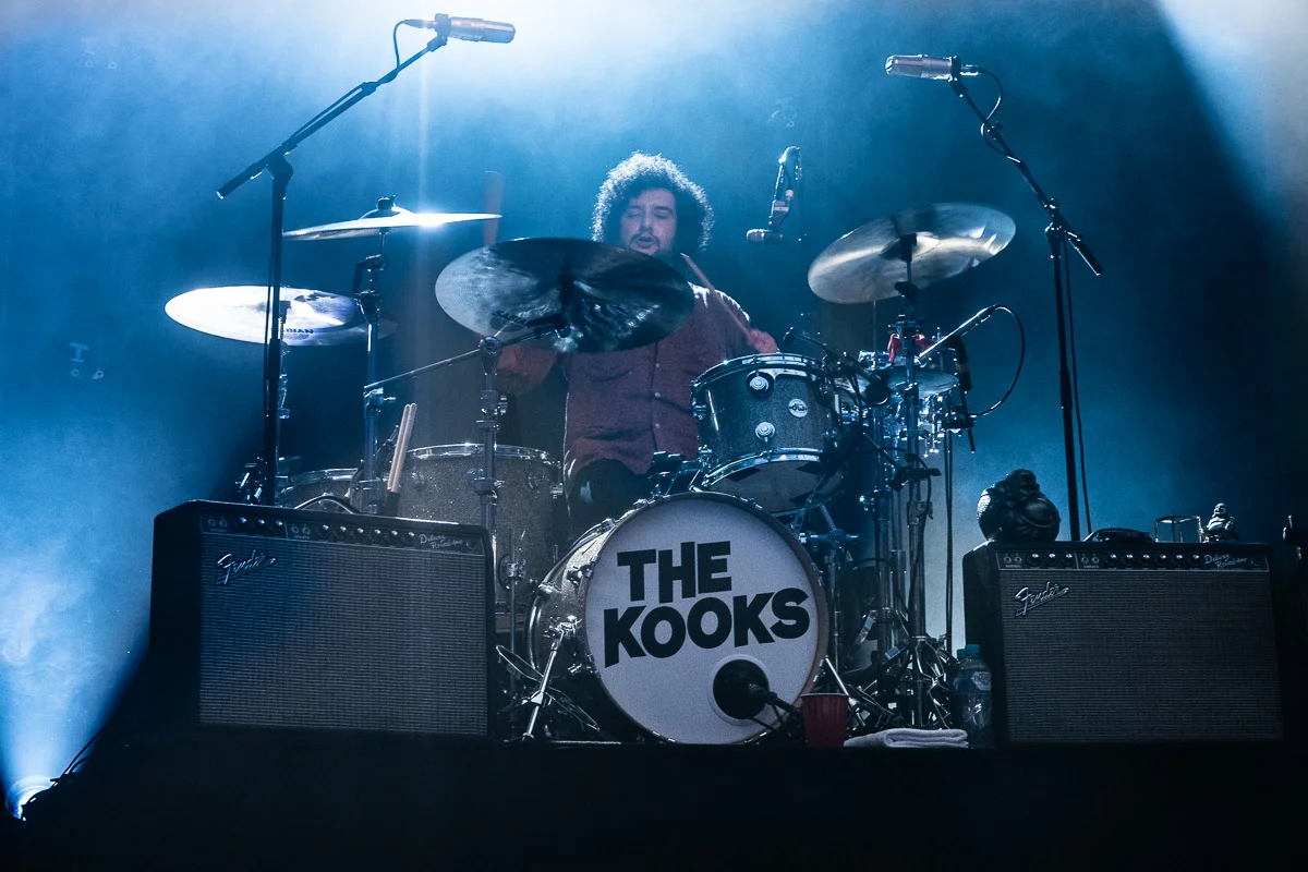 The-Kooks-Black-of-Hearts8.jpg