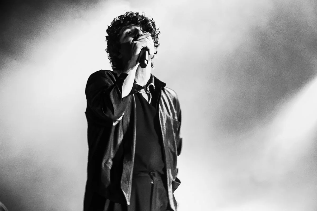 The-Kooks-Black-of-Hearts9.jpg