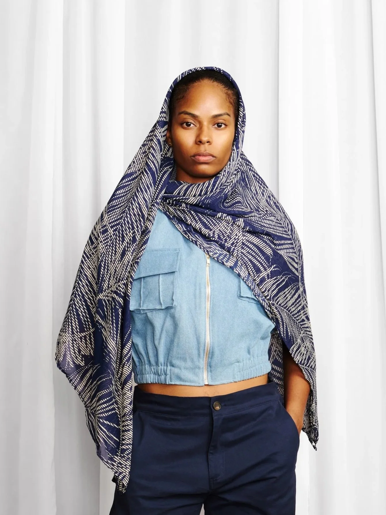 NAVY PALM SCARF