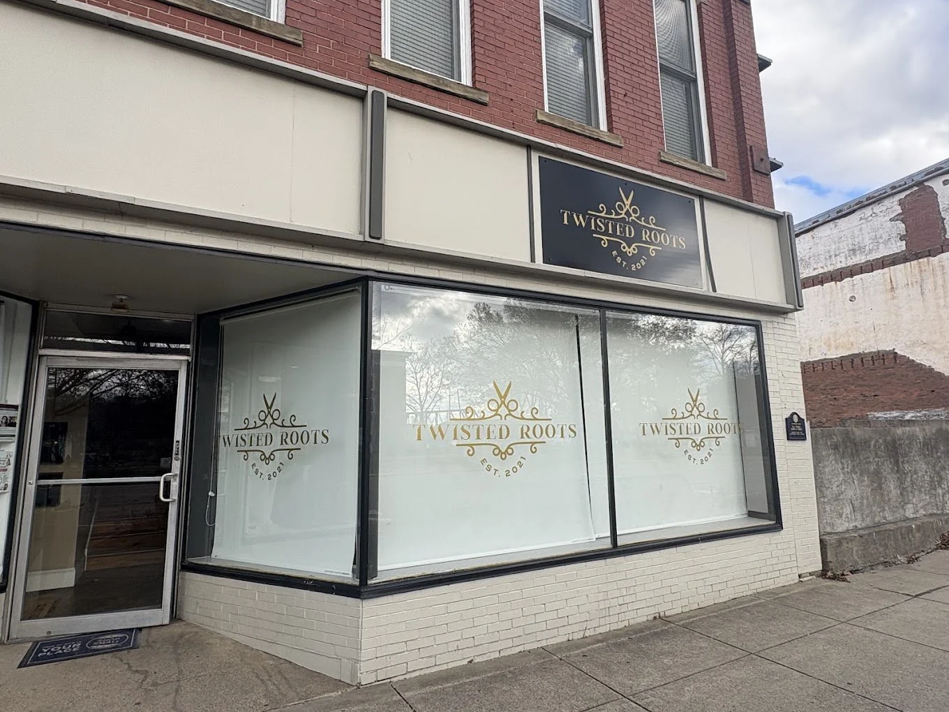 Twisted Roots Salon