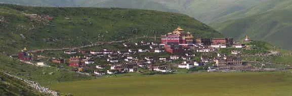 Dzogchen monastery Tibet.jpg