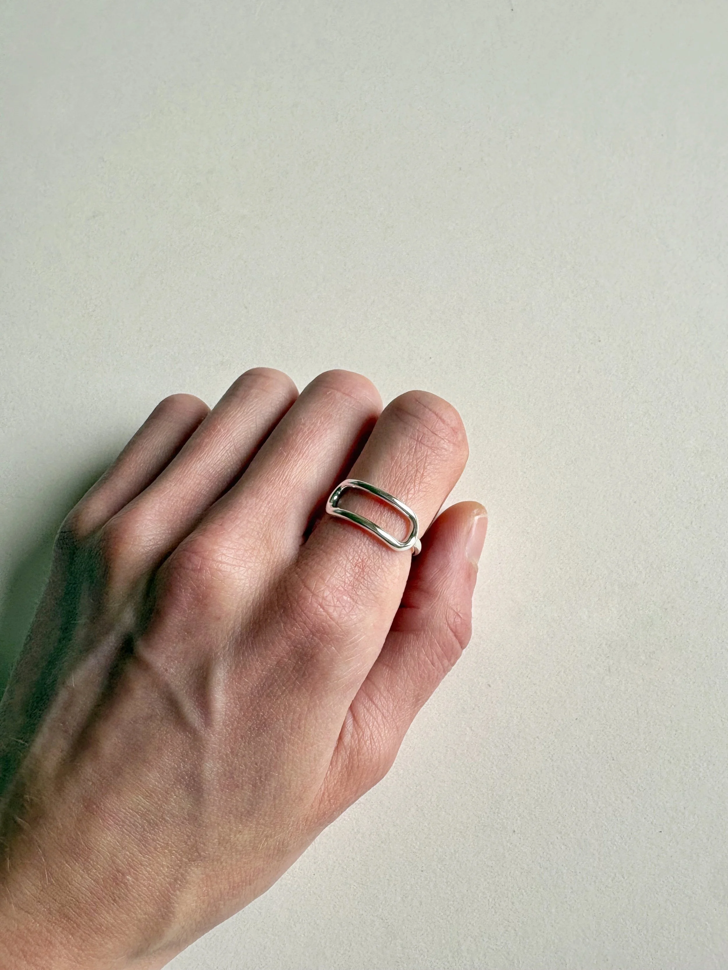 link-ring-hand-model-2.jpg