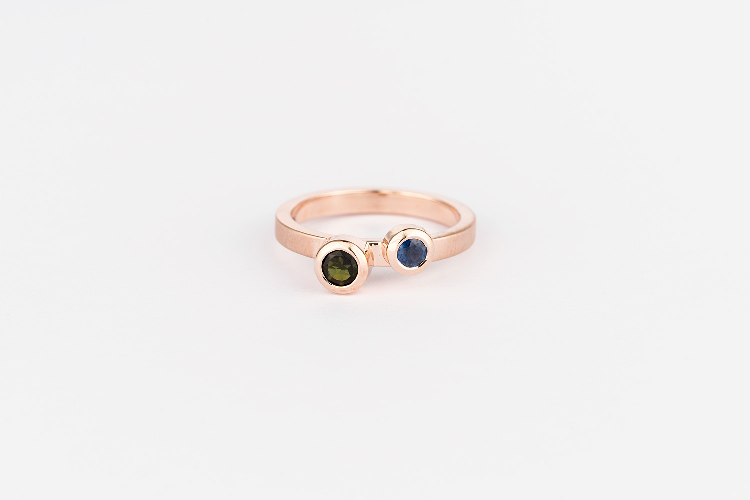  9ct rose gold / tourmaline and sapphire ring 