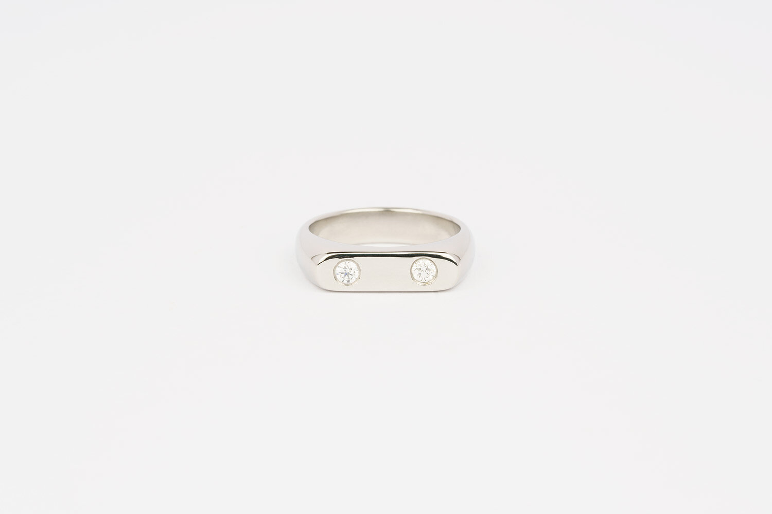  Platinum Engagement Ring / 2 Canadamark diamonds 